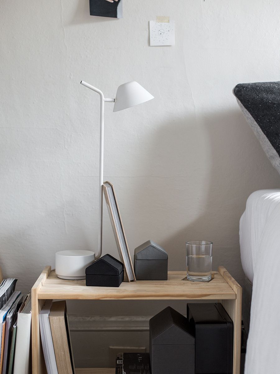 Menu Peek Table Lamp White