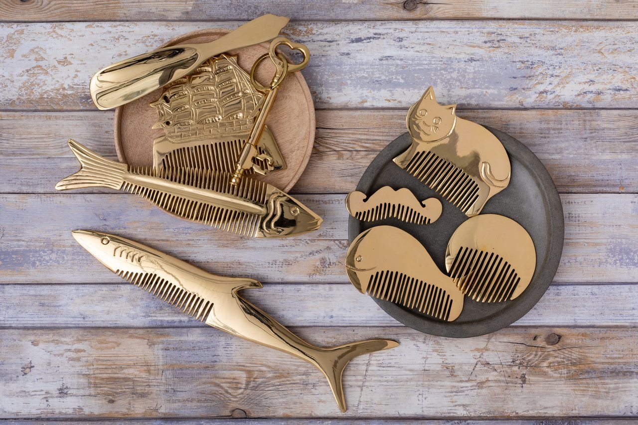 Siren Song Large Basic Brass Comb