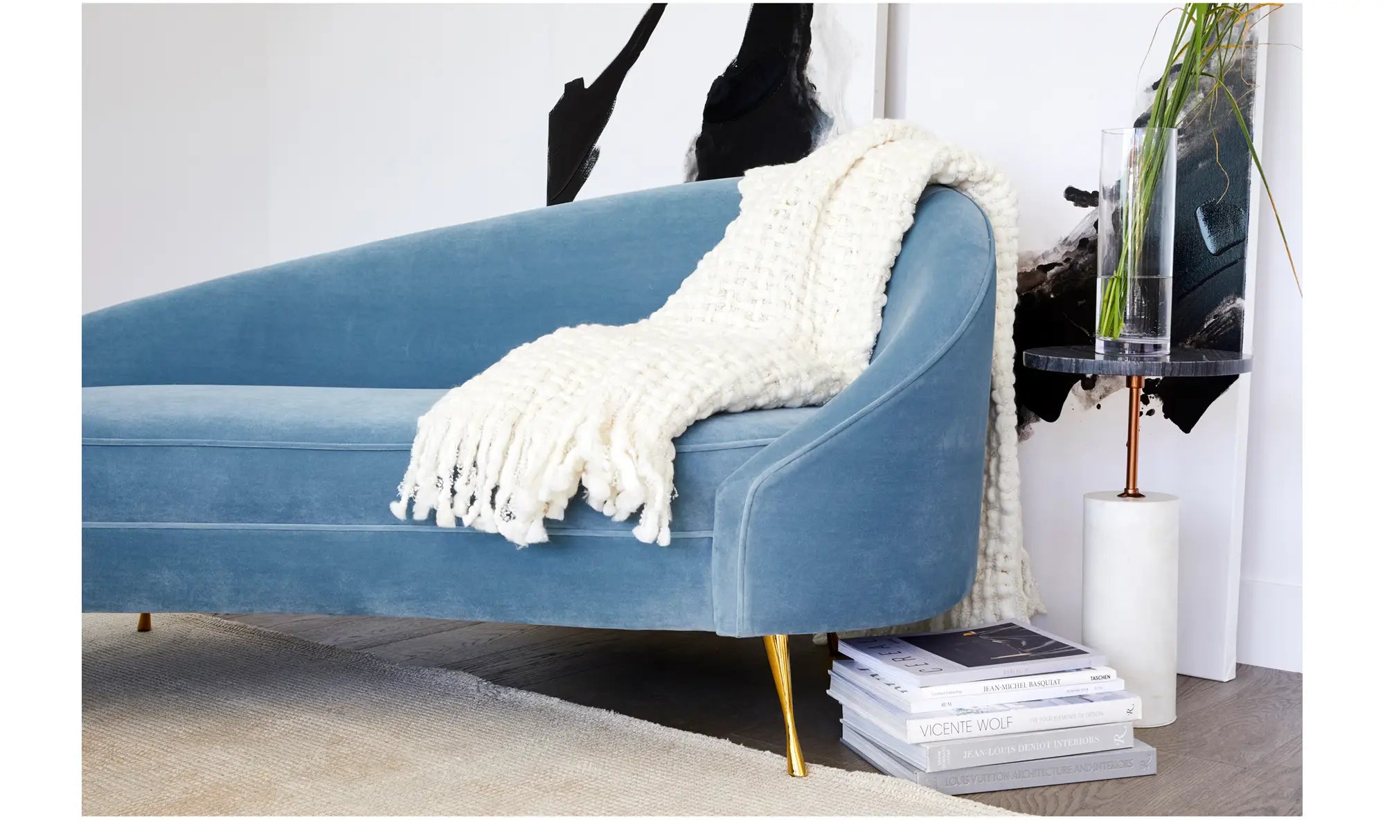 Moe's Abigail Chaise