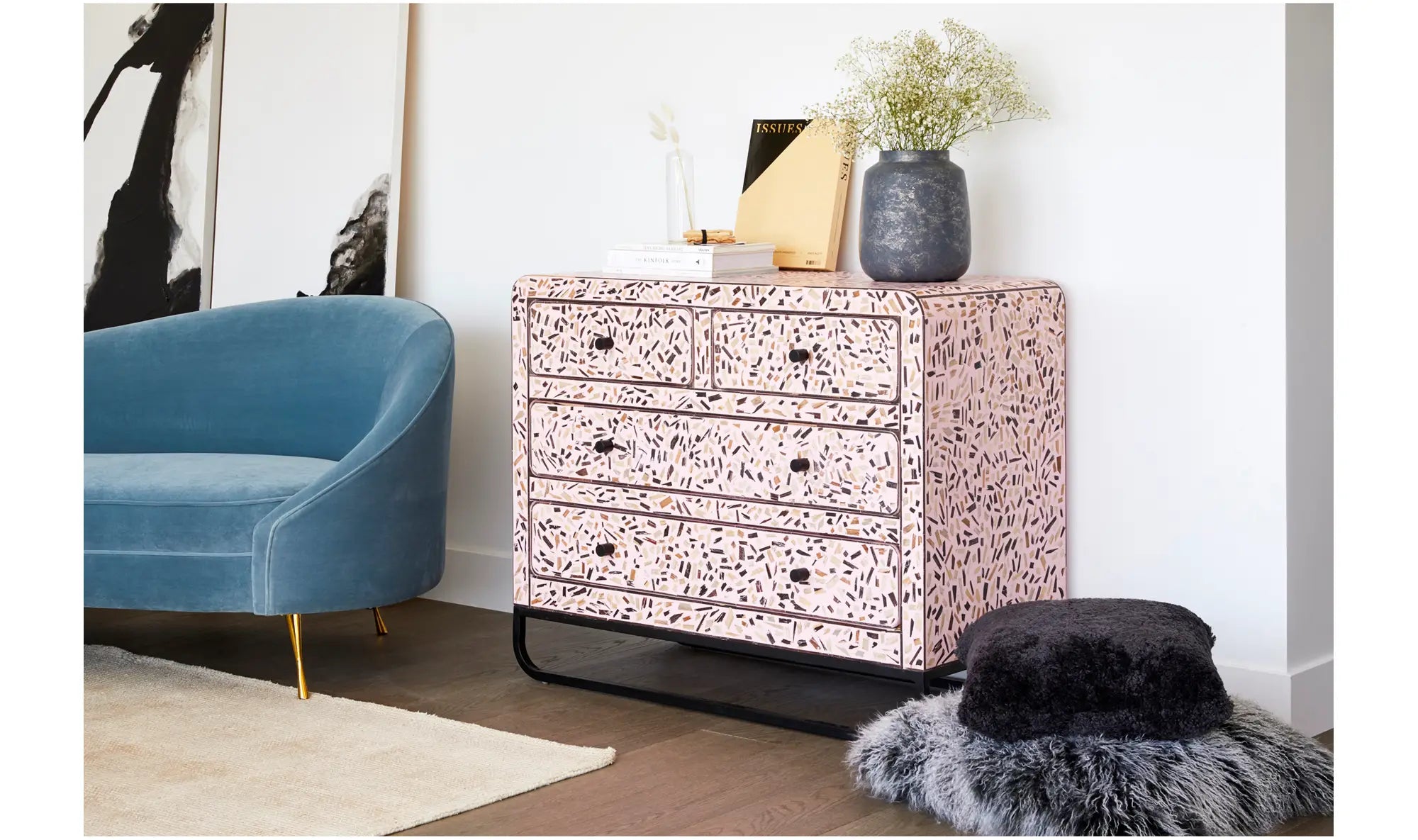 Moe's Abigail Chaise
