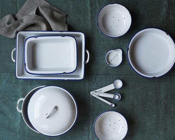 Canvas Home Tinware Bowl - Set of 4 White & Blue Rim 