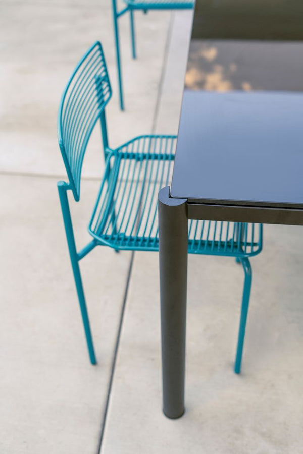 Bend Get-Together Dining Table