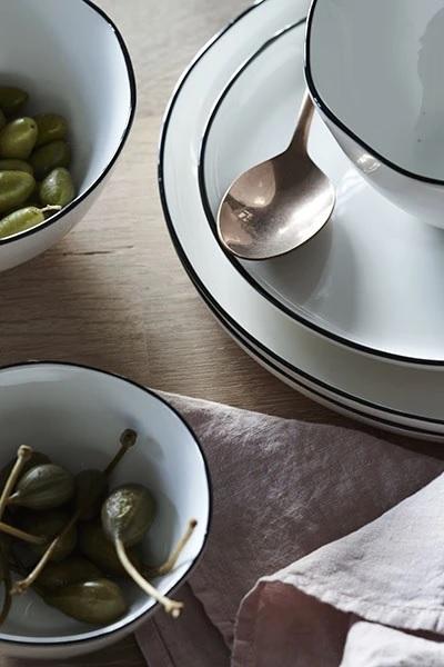 Canvas Home Abbesses 16 Piece Place Setting Black 