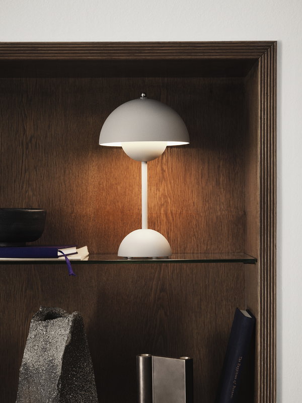 &Tradition VP9 Flowerpot Table Lamp - Rechargeable LED