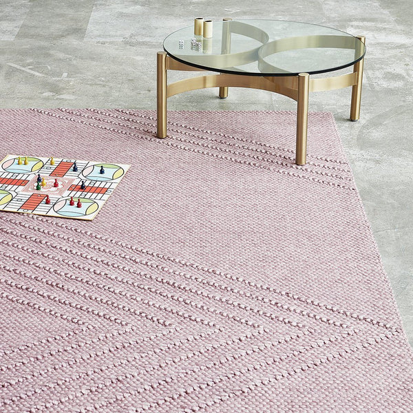 GUS Avro Rug 4' W x 6' L Charcoal 