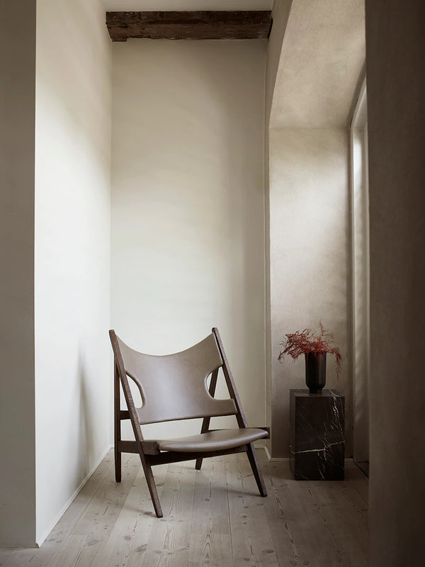 Menu Knitting Chair Walnut Base / Sahara Skeepskin 