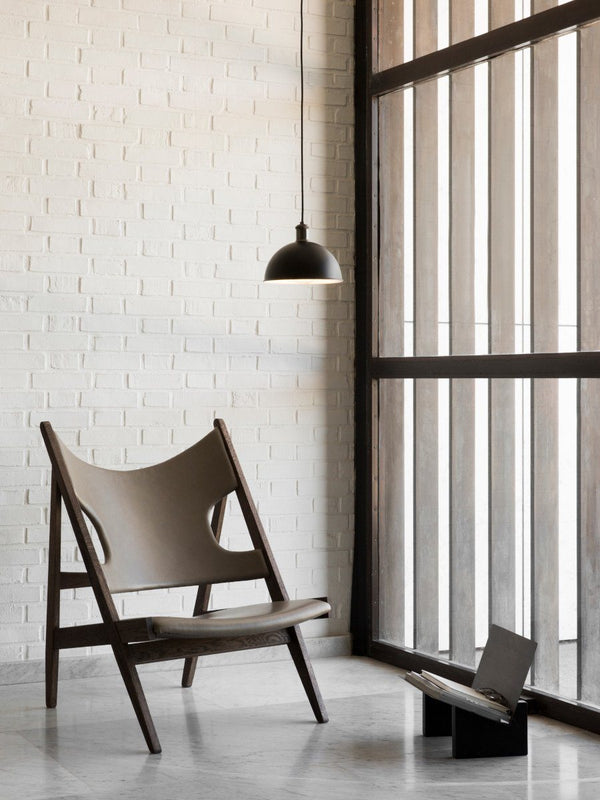 Menu Knitting Chair Walnut Base / Sahara Skeepskin 
