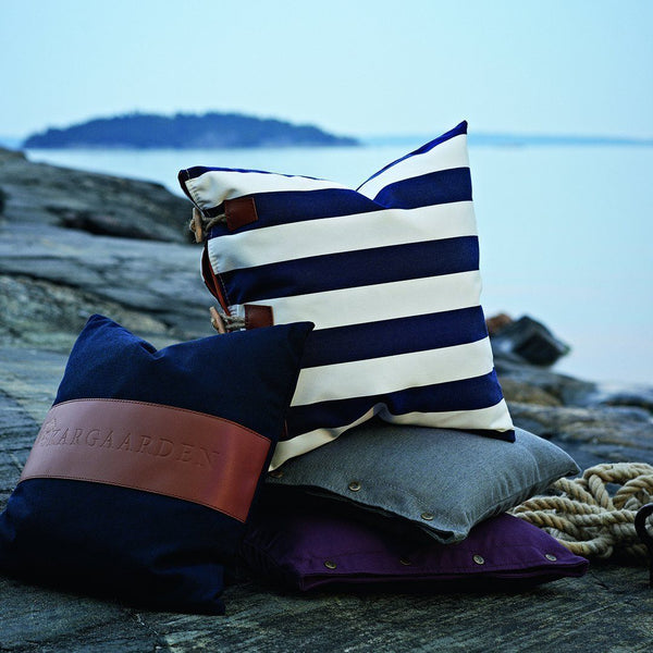 Skargaarden Snack Pillow Dark Blue 