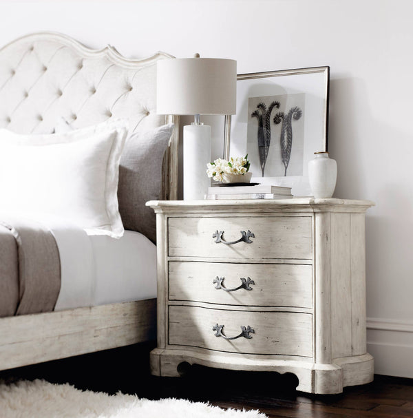 Bernhardt Mirabelle Bachelor's Chest / Nightstand