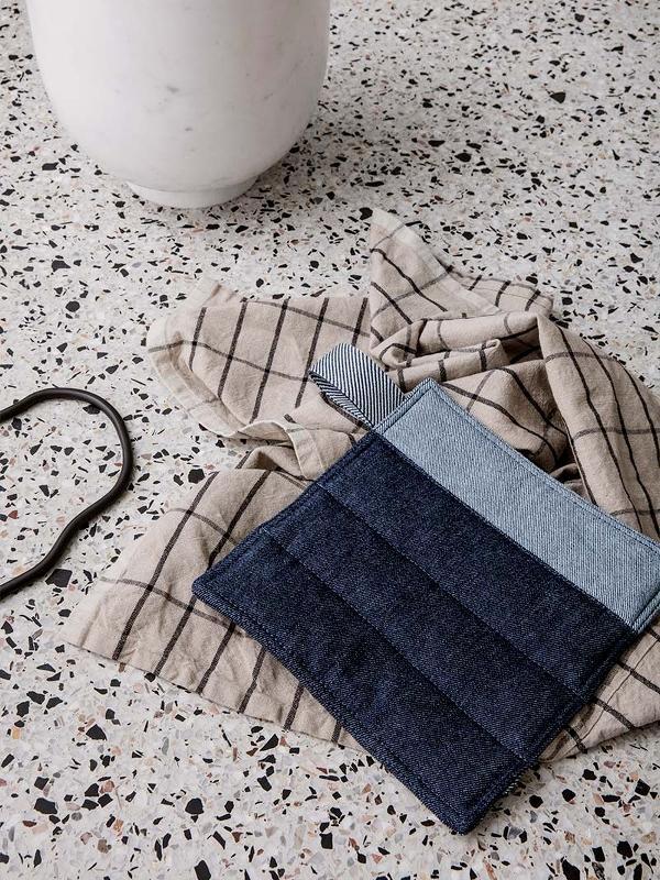Ferm Living Hale Tea Towel - Sand/Black 