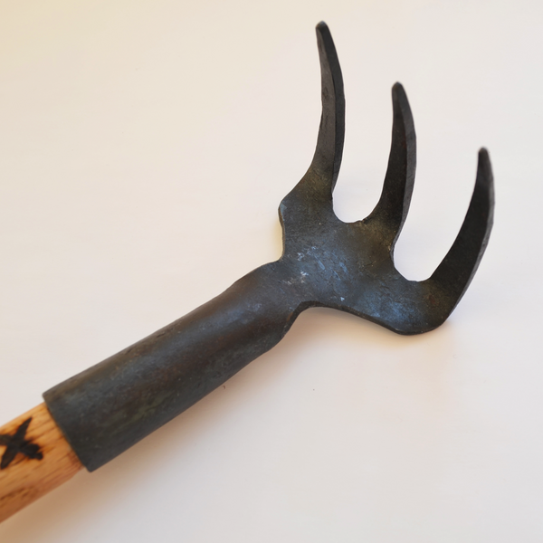 Master Shin's Anvil #70 Hand Cultivator - 3-Tine